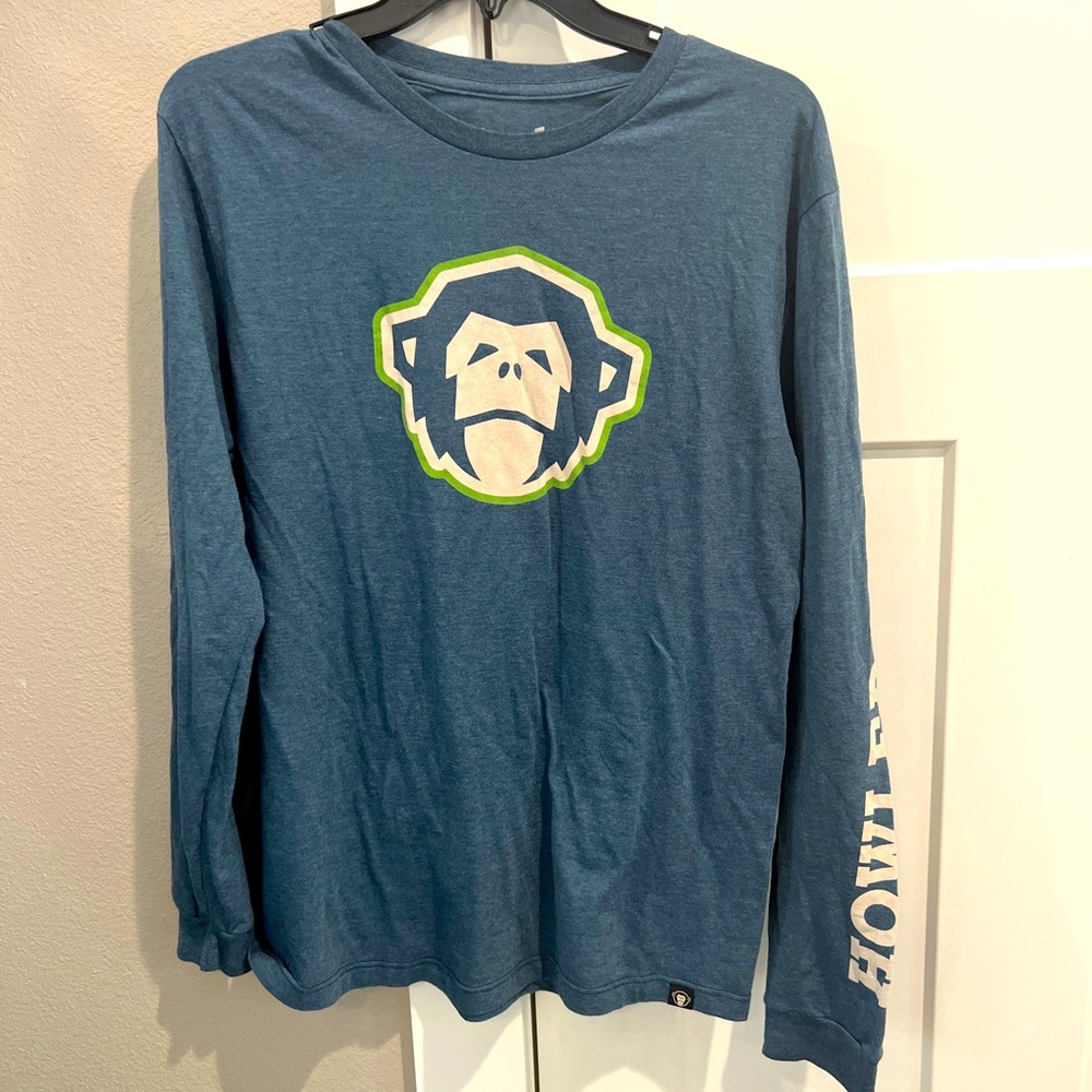 Men’s medium Howler Bros shirt